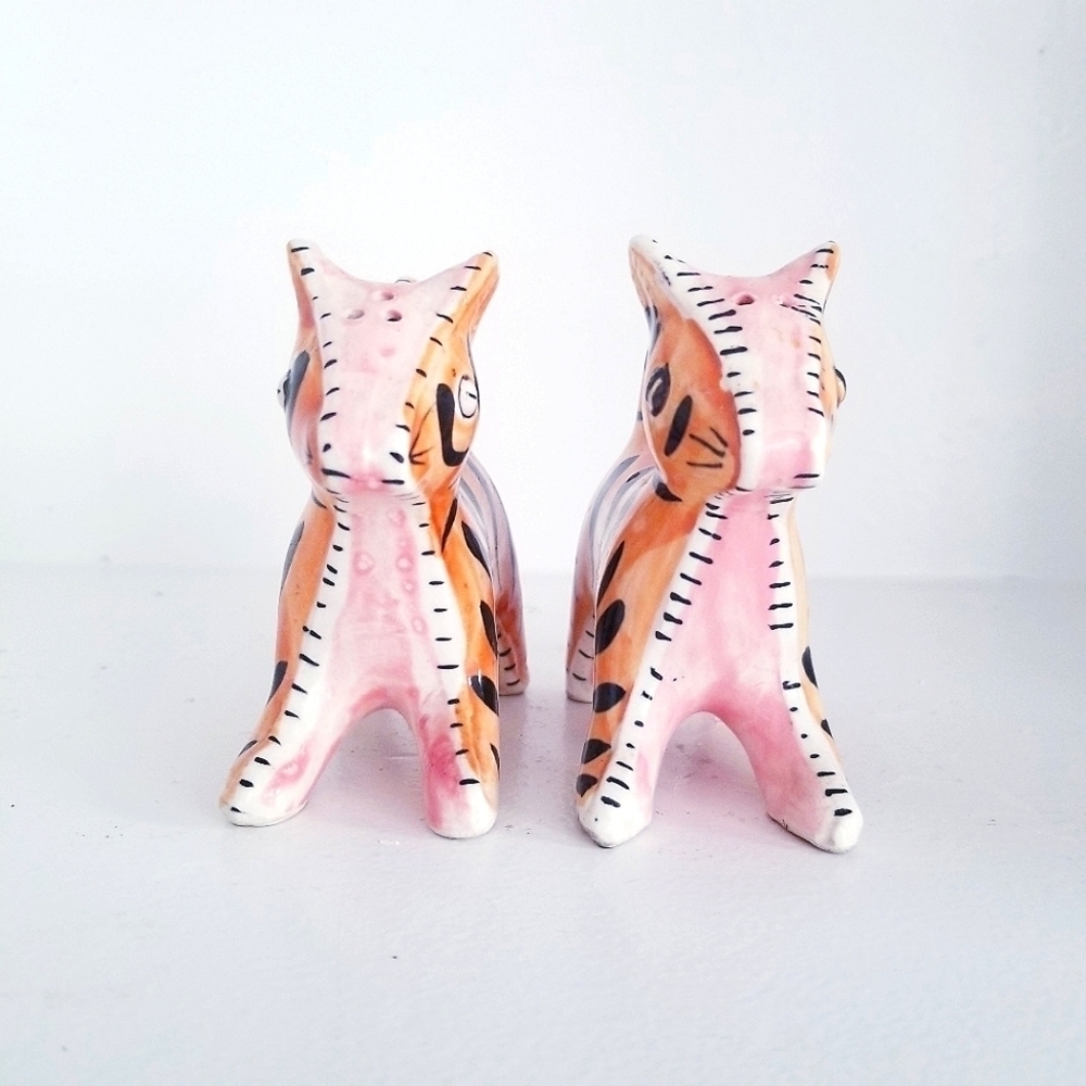 NAPCO Vintage Ceramic Patchwork Tiger Cat Salt and Pepper Shakers Vtg 50s - Picture 2 of 12